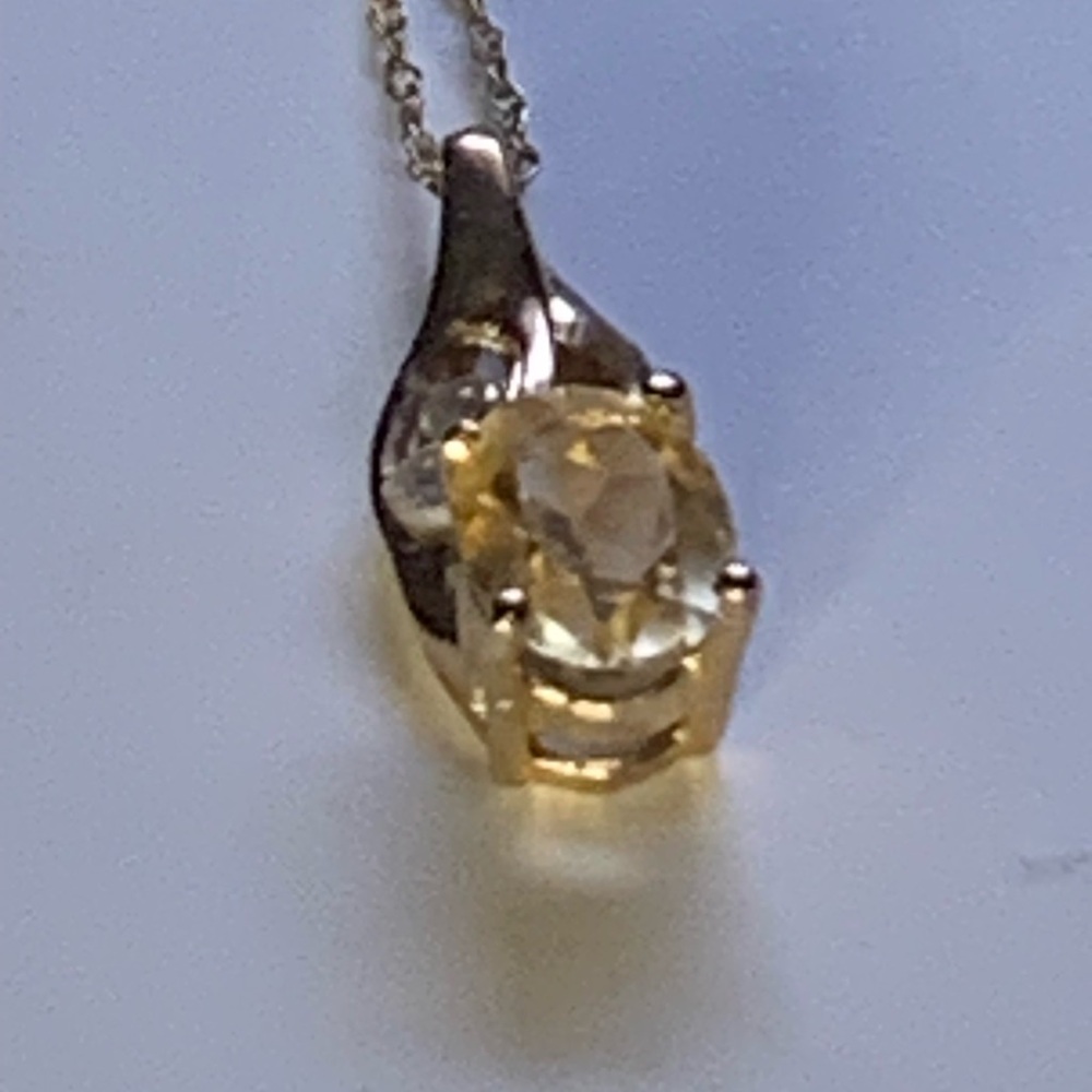 10kt Gold Pendant Necklace with Champagne Citrine! 🩷